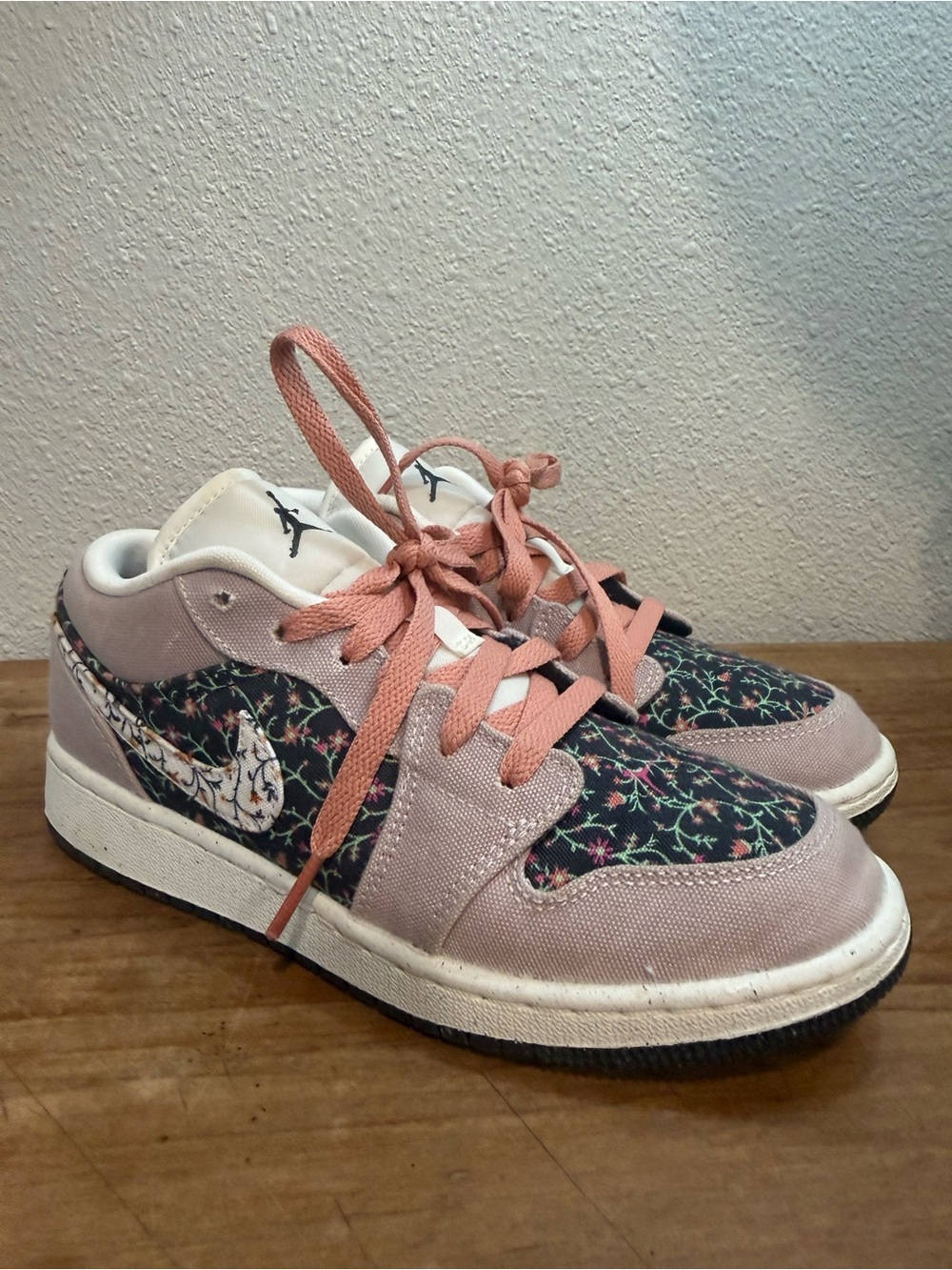 Jordan 1 Low SE Floral Kids 4Y Pink Black Flower Swoosh Sneakers FJ345-001